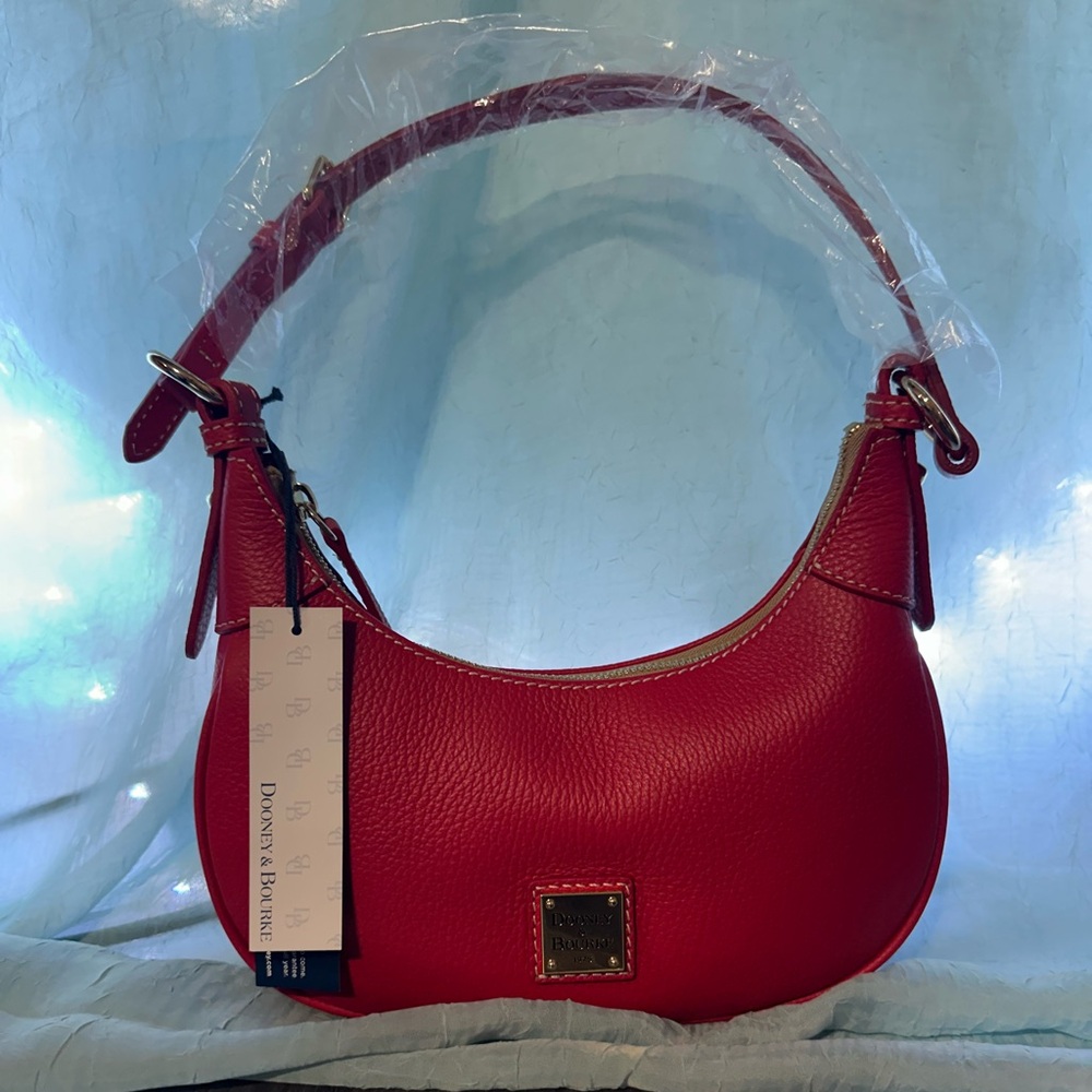 Dooney & Bourke
NWT